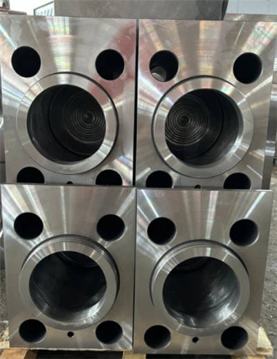 Wie schwer ist der Klemmarm eines Baggers?